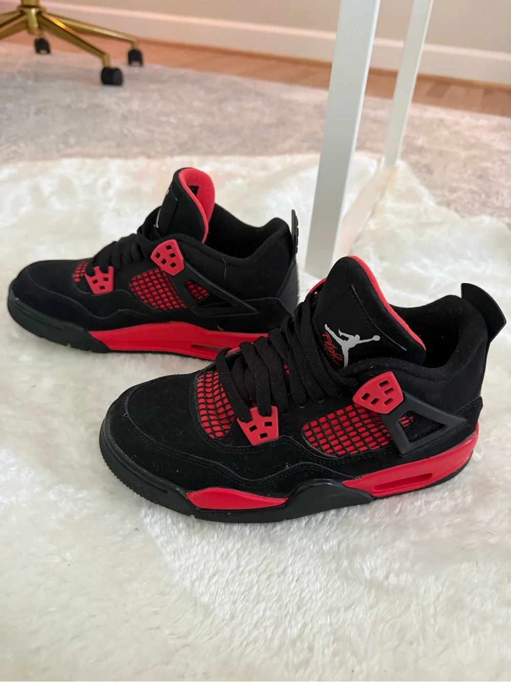 Jordan 4’s Red Thunder